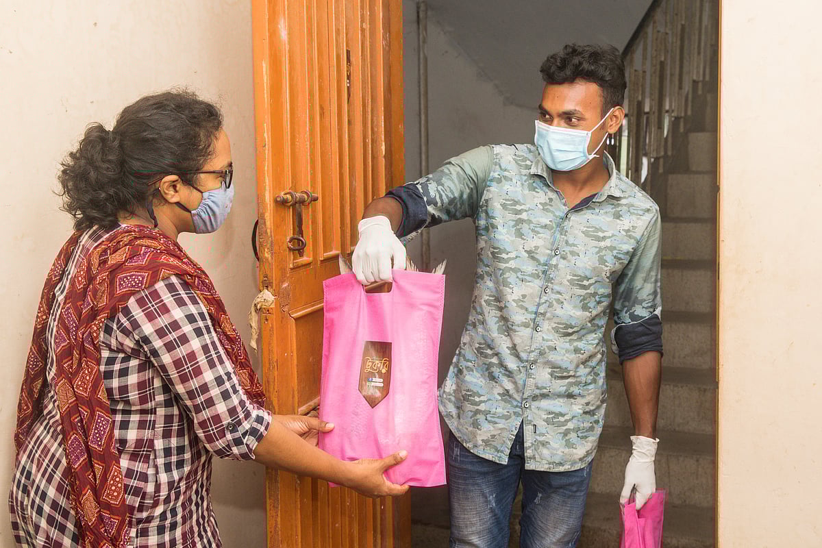 অনলাইনের মাধ্যমেই পছন্দ করে মাছ কেনা যাচ্ছে