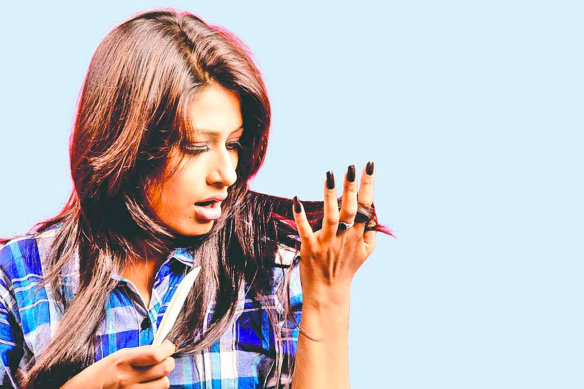 চুল পড়ার সমস্যায় ভুগছেন অনেকেই