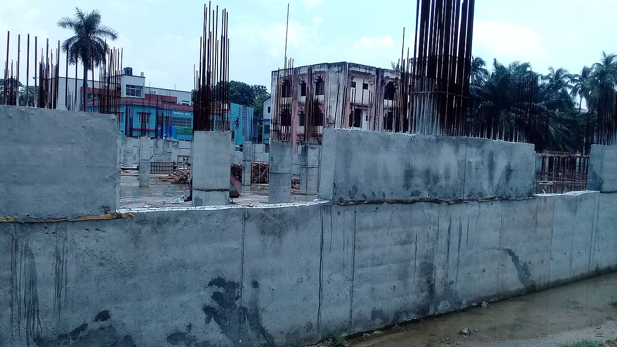 ঝিনাইদহ পৌরসভা পার্কটির শ্রেণি পরিবর্তন করে বহুতল বাণিজ্যিক ভবন নির্মাণের উদ্যোগ নেয়