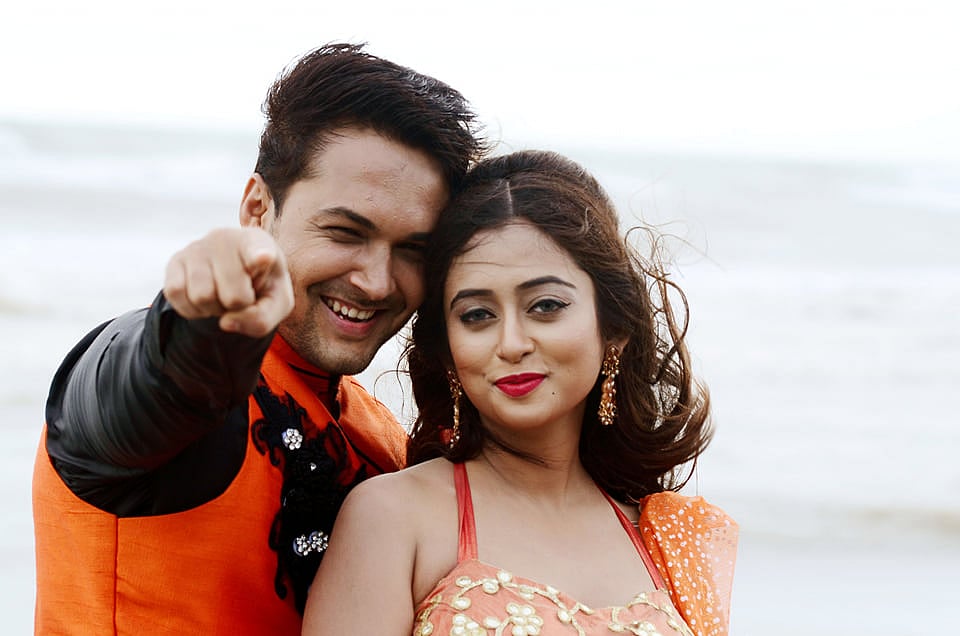 ‘স্বপ্নে দেখা রাজকন্যা’ চলচ্চিত্রের শুটিংয়ে আদর ও নিশাত সালওয়া