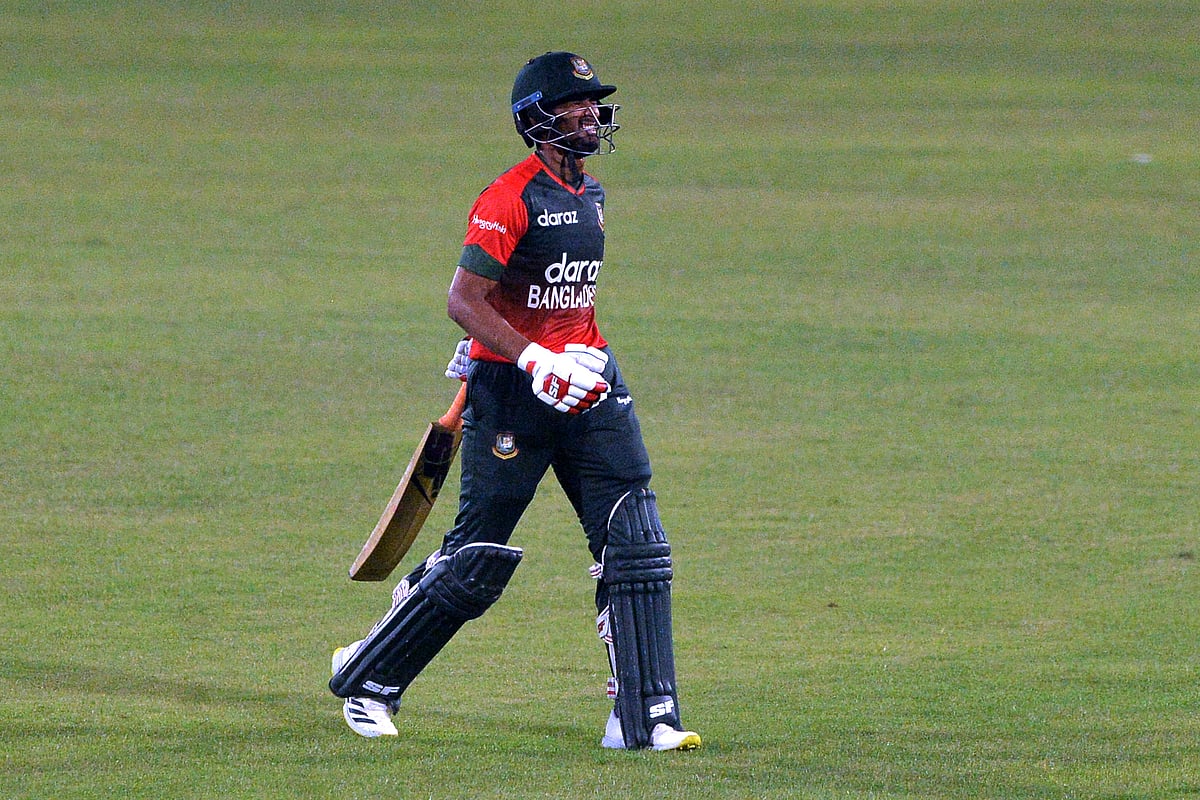 শততম ম্যাচে ৩ রান করেছেন অধিনায়ক মাহমুদউল্লাহ