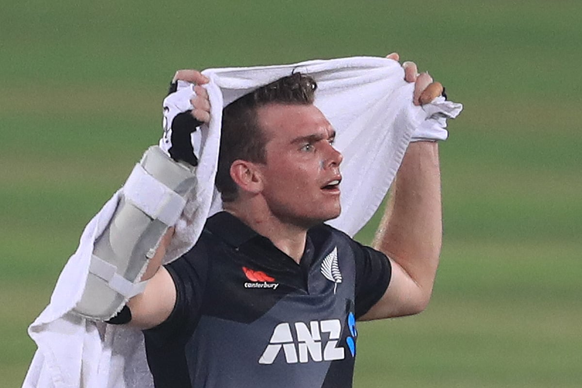 একাই লড়েছেন ল্যাথাম