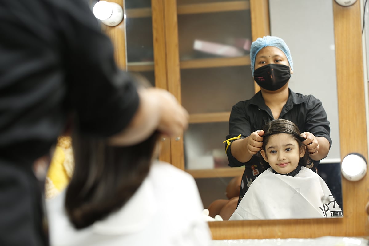 শিশুকে চুল কাটতে নিয়ে যাওয়ার আগে বোঝাতে হবে ভালো করে