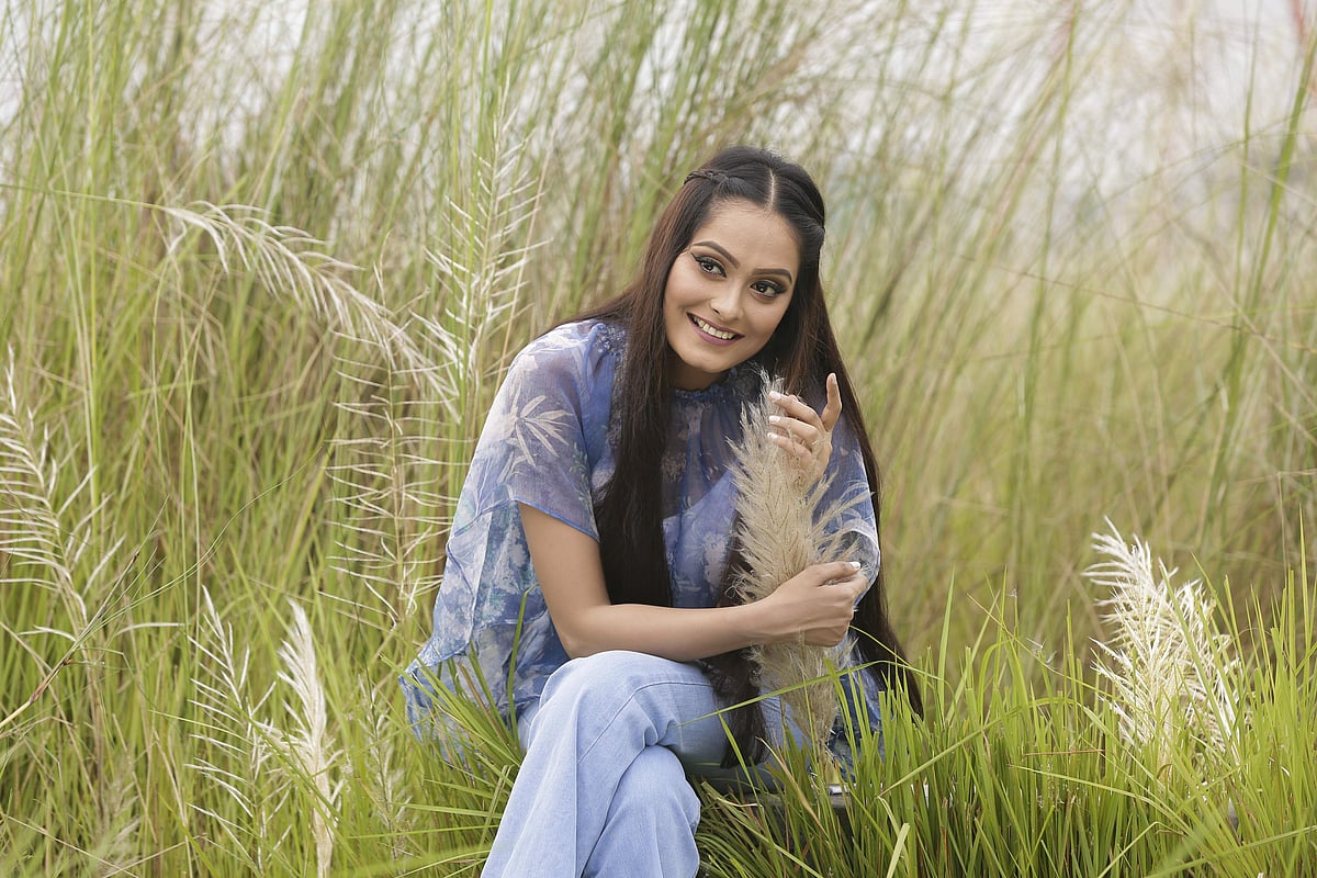 শরতের শুভ্রতায় নীল পোশাকের সাজে।