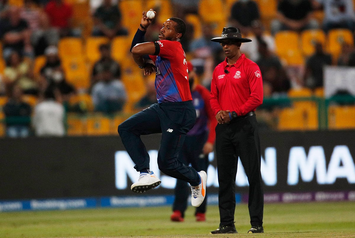 ইংল্যান্ড পেসার ক্রিস জর্ডান। কাল নিউজিল্যান্ডের বিপক্ষে ভালো করতে পারেননি