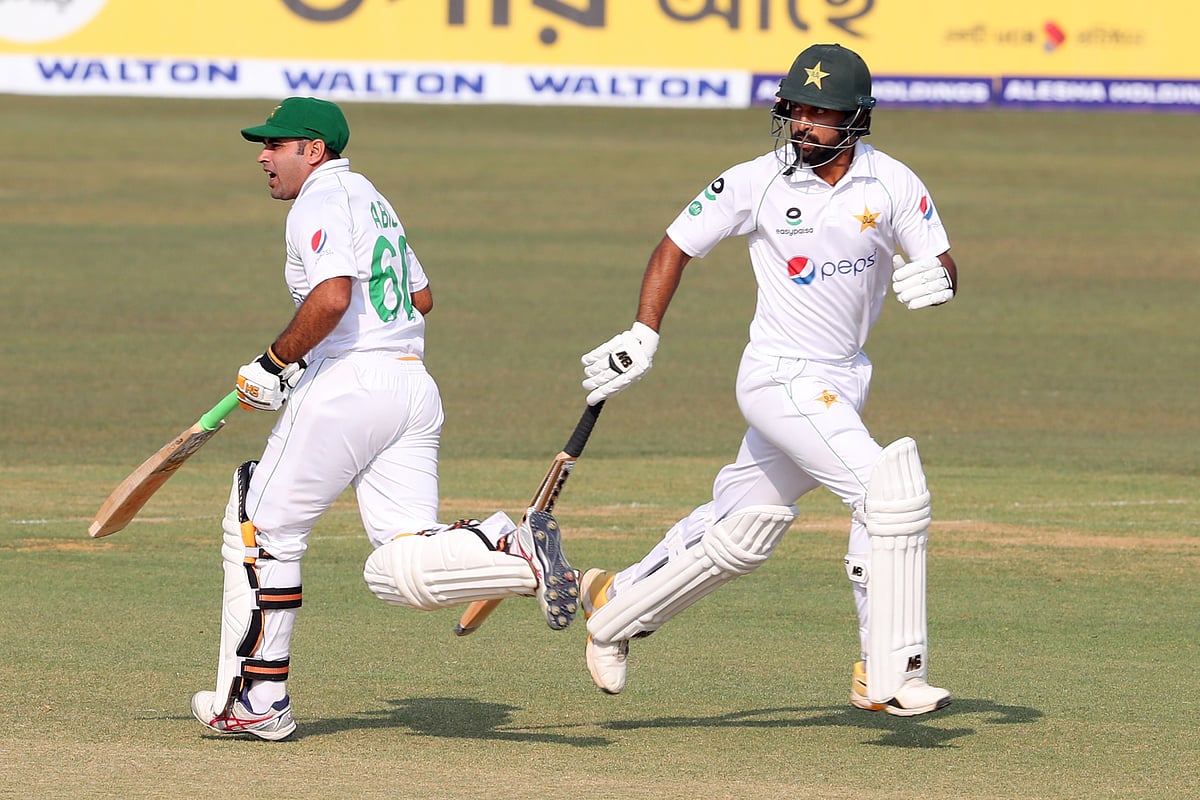 ওপেনিংয়ে শতরানের জুটি গড়েছেন আবিদ আলী ও আব্দুল্লাহ শফিক