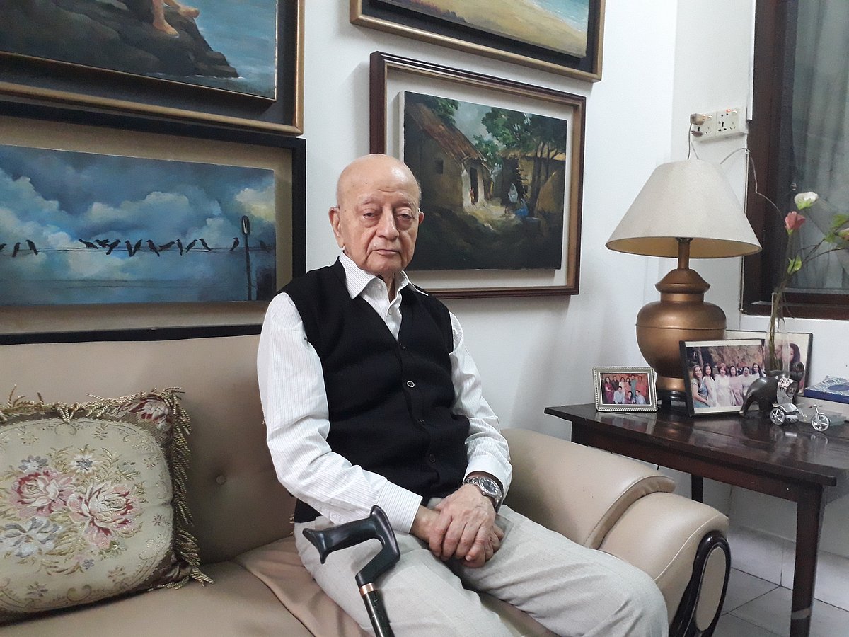 দেশের প্রথম অর্থসচিব মতিউল ইসলাম