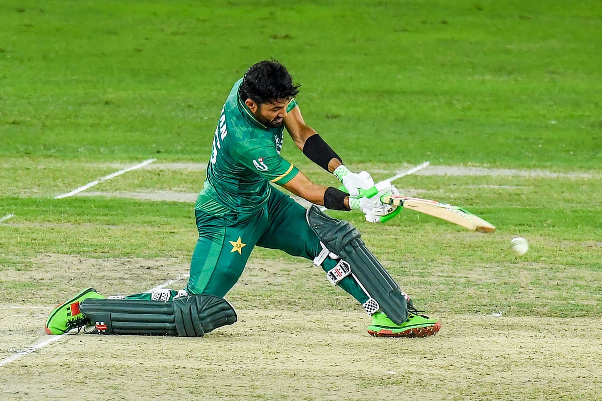 পাকিস্তানকে পথ দেখিয়েছেন ‘বীর’ রিজওয়ান