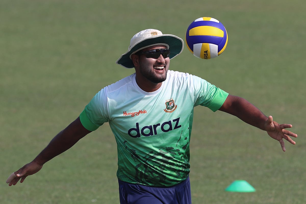 অনেক অপেক্ষার পর টেস্ট ক্যাপ পেলেন ইয়াসির