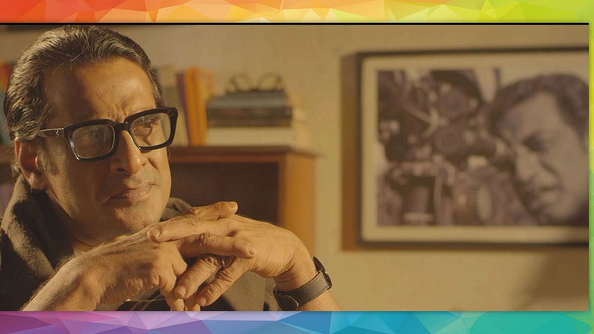 নির্মাতা আসিফ মাহমুদের চরিত্রে অভিনয় করেছেন আহমেদ রুবেল