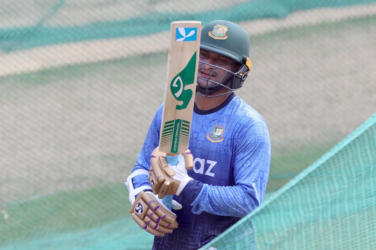 নেটে ব্যাটিং অনুশীলনে সাকিব আল হাসান