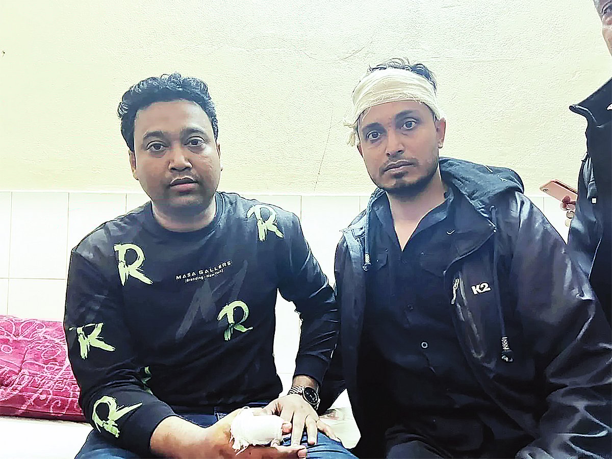 মাদারীপুরের রাজৈর উপজেলার একটি ভোটকেন্দ্রে গিয়ে হামলার শিকার হয়েছেন কেন্দ্রীয় ছাত্রলীগের সাবেক সাধারণ সম্পাদক গোলাম রাব্বানী