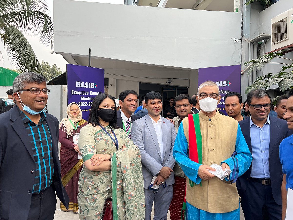 বেসিসে ২০২২-২৩ মেয়াদের নির্বাচনের ভোট গ্রহণ চলছে। নির্বাচনে ৮৭৬ ভোটার ১১ সদস্যের কার্যনির্বাহী কমিটির সদস্য নির্বাচন করবেন
