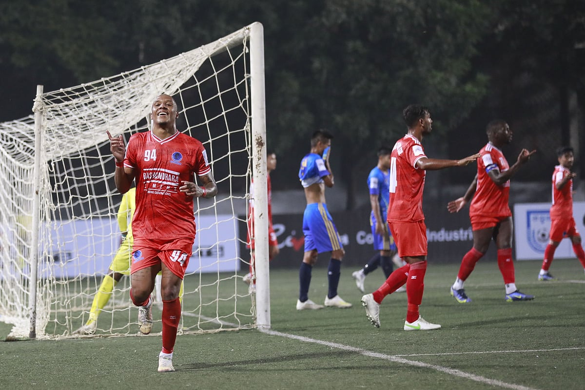 গোলের উচ্ছ্বাস এইলতনের