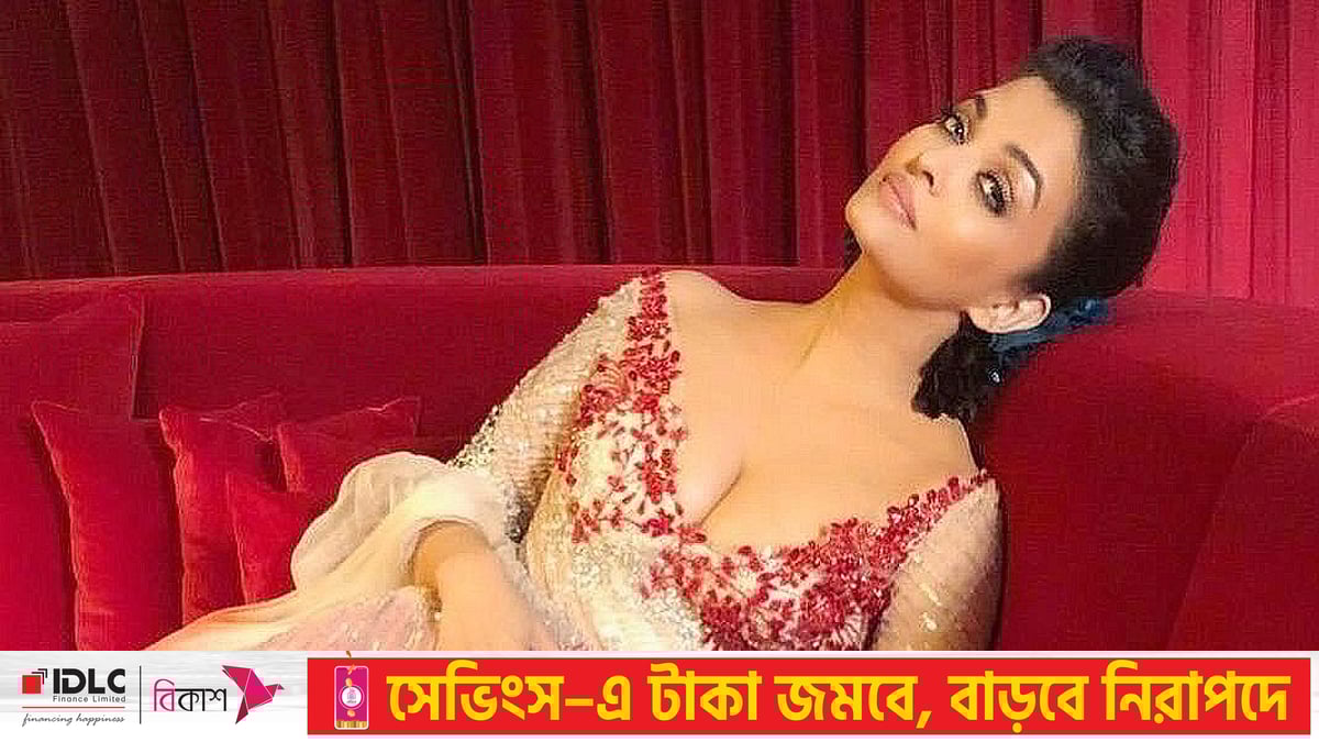 Jin ursin VK Ogli bilan katta kokrak bilan porno ona