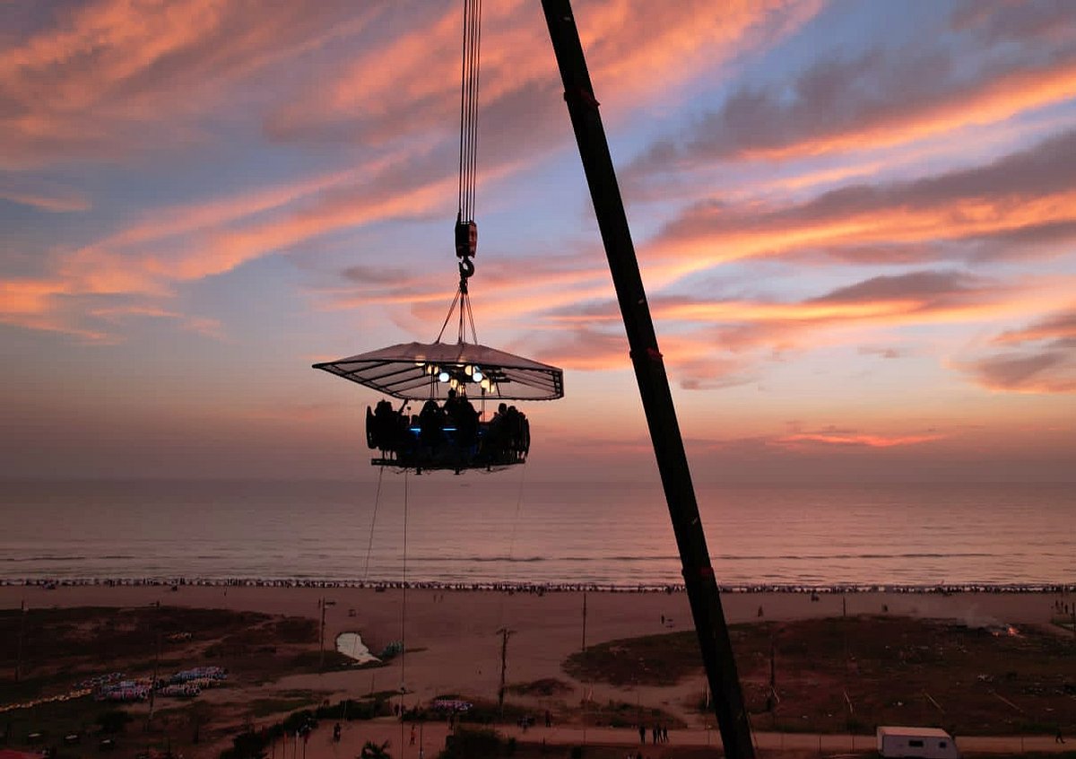 পাতে থাকা মুখরোচক খাবারের স্বাদ নেওয়ার পাশাপাশি সুযোগ মিলবে সূর্যাস্ত দেখার
