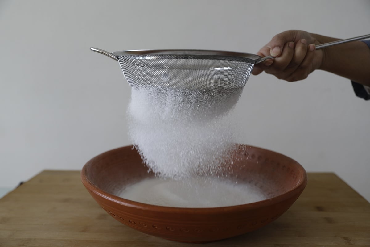 বাড়িতেই বানানো সম্ভব ঝরঝরে চালের গুঁড়া