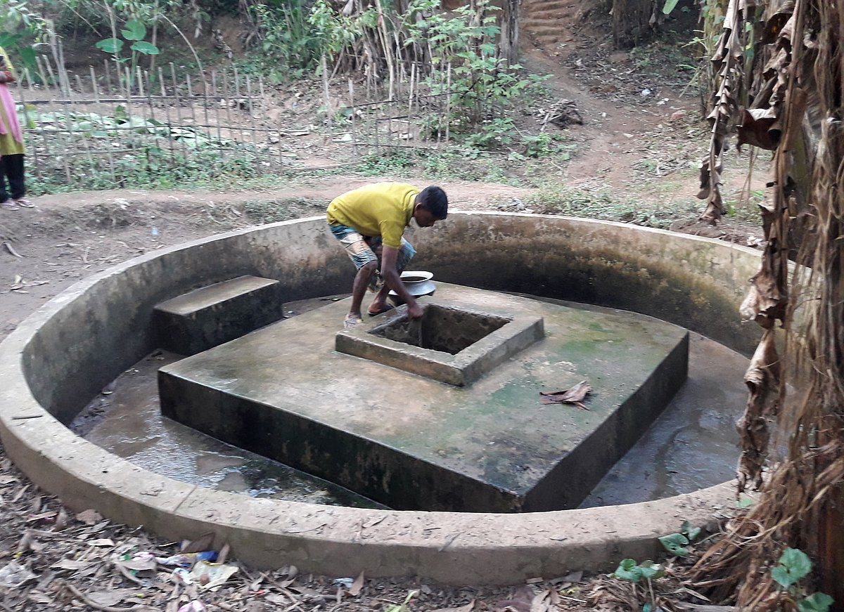 পানির জন্য স্থাপিত কুয়া। ২৬ ডিসেম্বর বিকেলে মৌলভীবাজারের শ্রীমঙ্গলে হুগলিছড়া চা-বাগানে