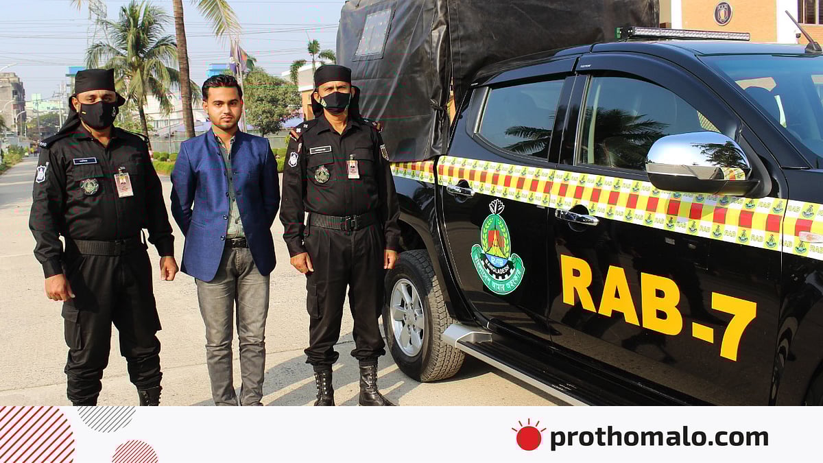 Ian Scott porno aktyori Tualet yashirin kamera onanizm Belarus