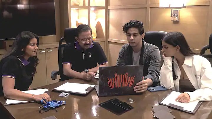 নিলামের আগে নিয়ম–কানুন শিখছেন শাহরুখ খান ও জুহি চাওলার ছেলে–মেয়েরা