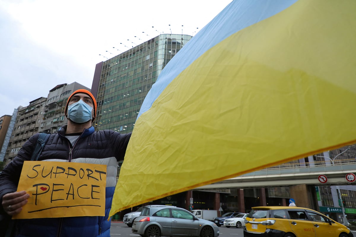 ইউক্রেনে রাশিয়ার আগ্রাসন নিয়ে বিশ্বব্যাপী চলছে বিক্ষোভ