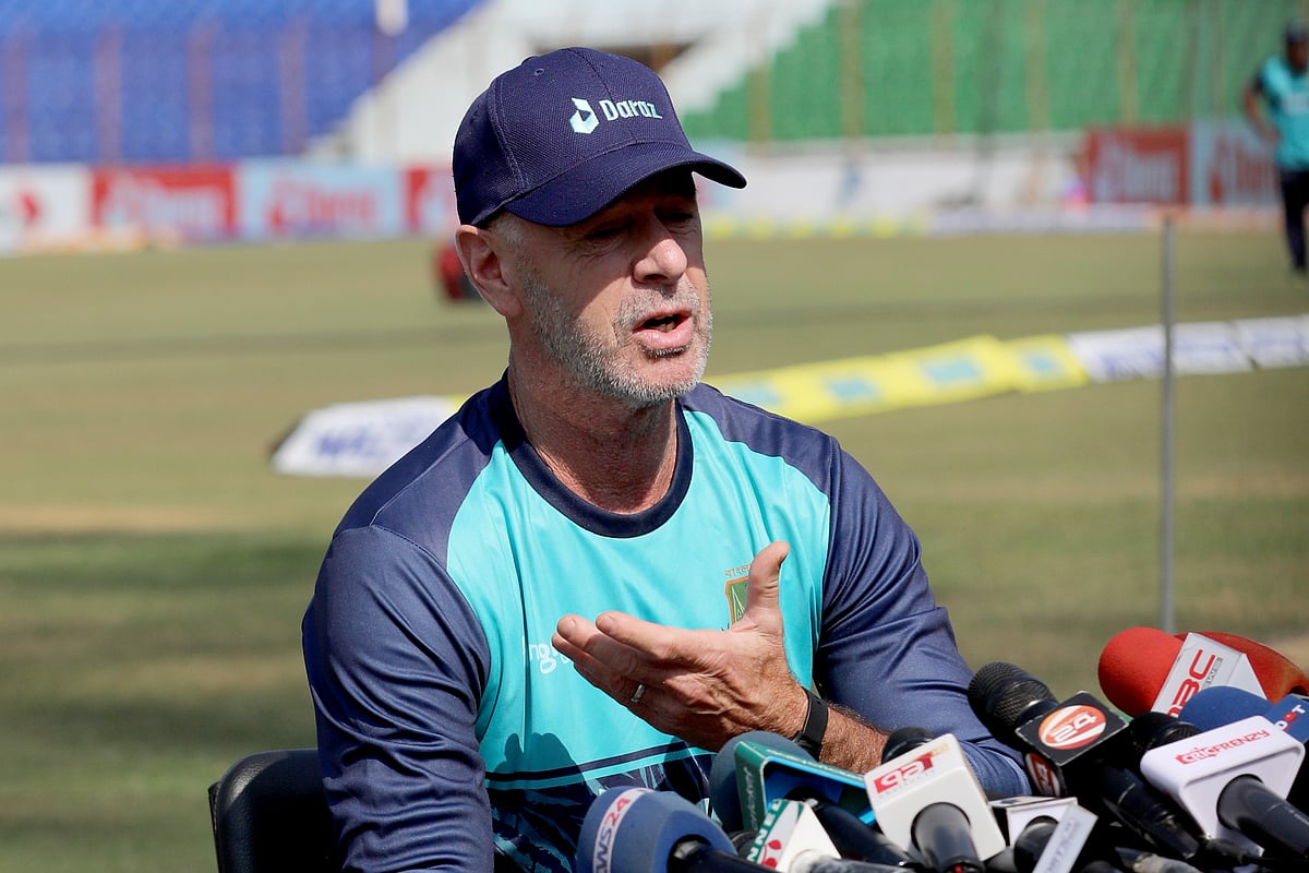 সংবাদ সম্মেলনে সিডন্স