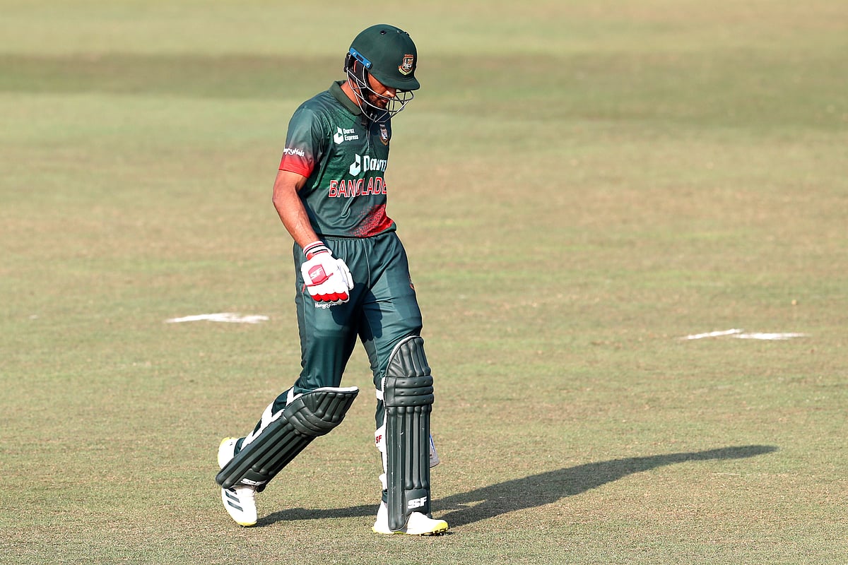 মাহমুদউল্লাহর ব্যাট মুখ ফুটে কথা বলতে পারছে না অনেকদিন হলো