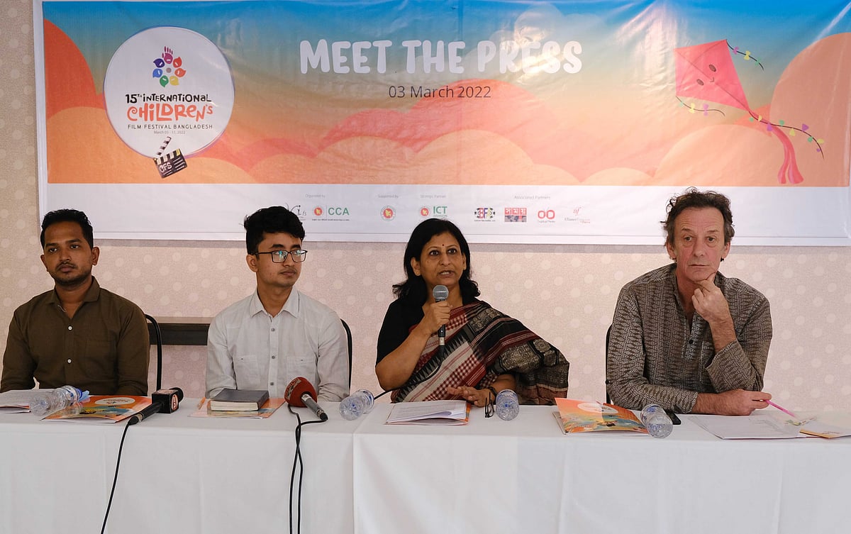 সংবাদ সম্মেলনে বক্তব্য দেন চিলড্রেনস ফিল্ম সোসাইটি বাংলাদেশের সাধারণ সম্পাদক মুনিরা মোরশেদ মুননী