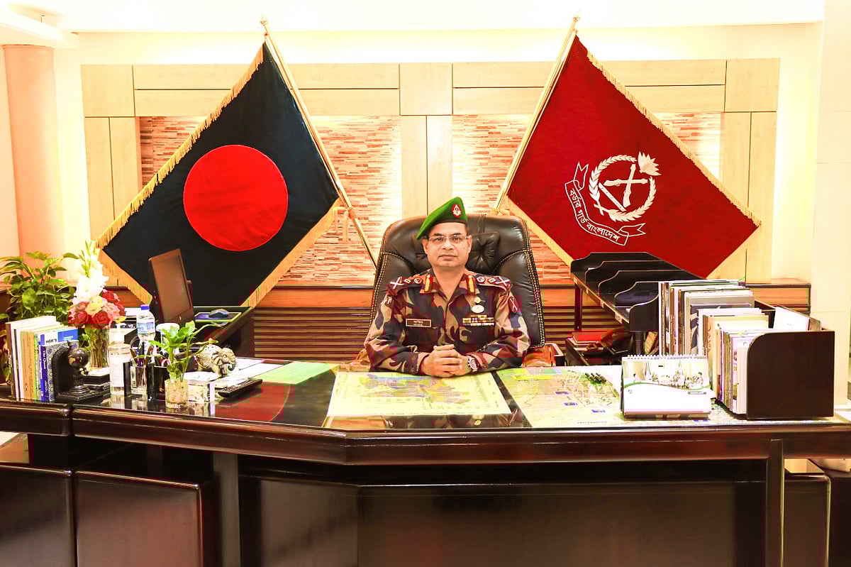 বিজিবির নতুন মহাপরিচালক হিসেবে যোগ দিয়েছেন মেজর জেনারেল সাকিল আহমেদ