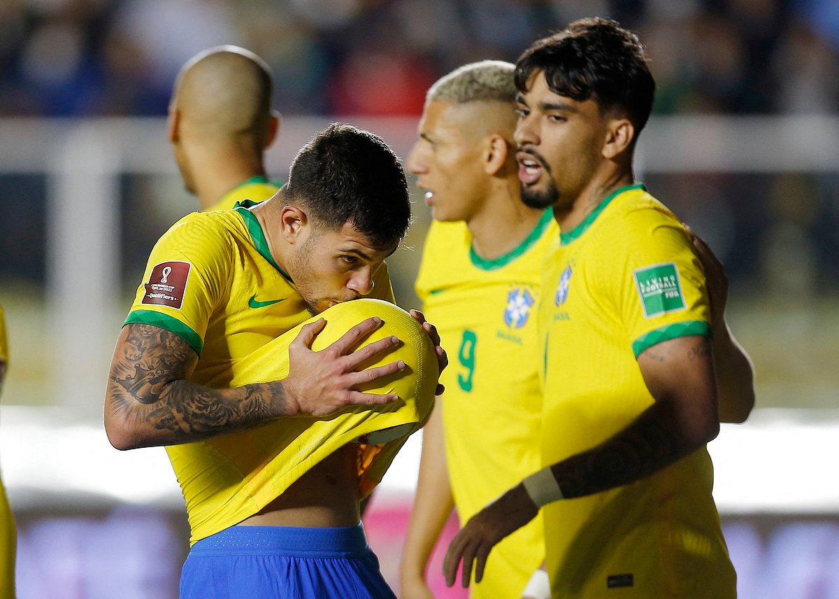 পাকেতার গোলের পর ব্রাজিলের উদযাপন