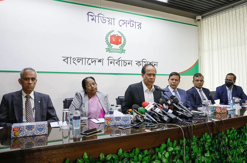 সংলাপকে অর্থবহ করতে হলে কিছু সময় নিয়ে বিভিন্ন আইন ও সংশ্লিষ্ট বিষয় ঘেঁটে বা বিশ্লেষণের পর অ্যাজেন্ডাযুক্ত আলোচনা করতে হবে