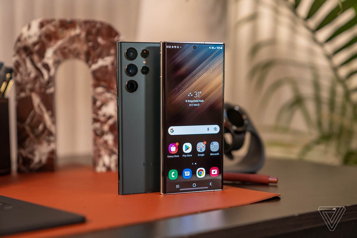 Yalangoch xotinim xususiy rus video paypoqda etuk ayolning mushukini yalash