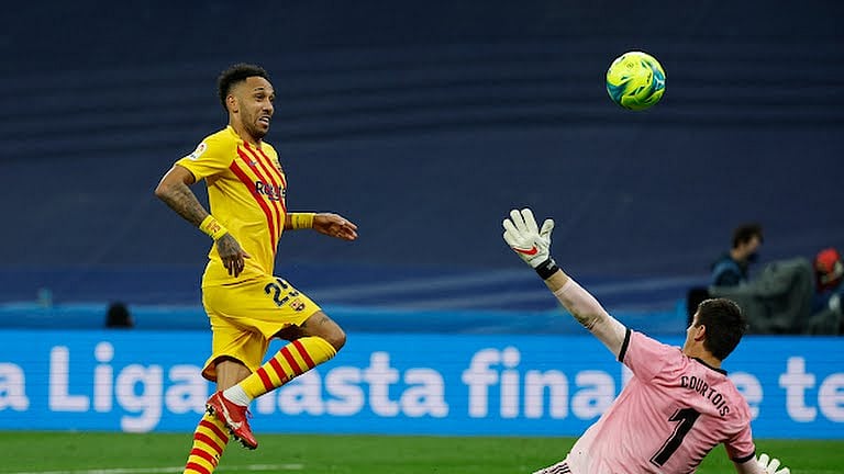 অবামেয়াং বার্সার প্রথম ও চতুর্থ গোলটি করেছেন