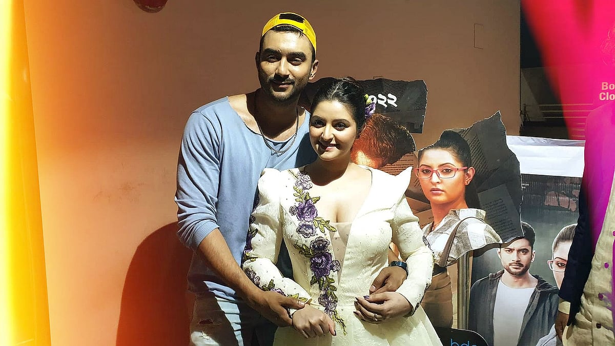 স্টার সিনেপ্লেক্সে ‘মুখোশ’ ছবির প্রদর্শনী শেষে পরীমনি ও রোশান