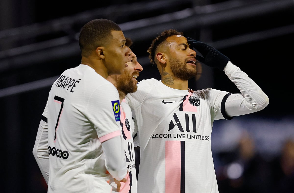 তিন জনের জাদুতে আজ ছত্রখান হয়েছে ক্লেরমঁ ফুত