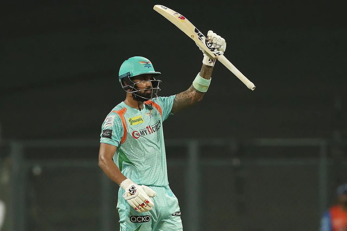 আজ শতরান করেছেন লোকেশ রাহুল। লক্ষ্ণৌয়ের ইনিংস টেনেছেন একাই