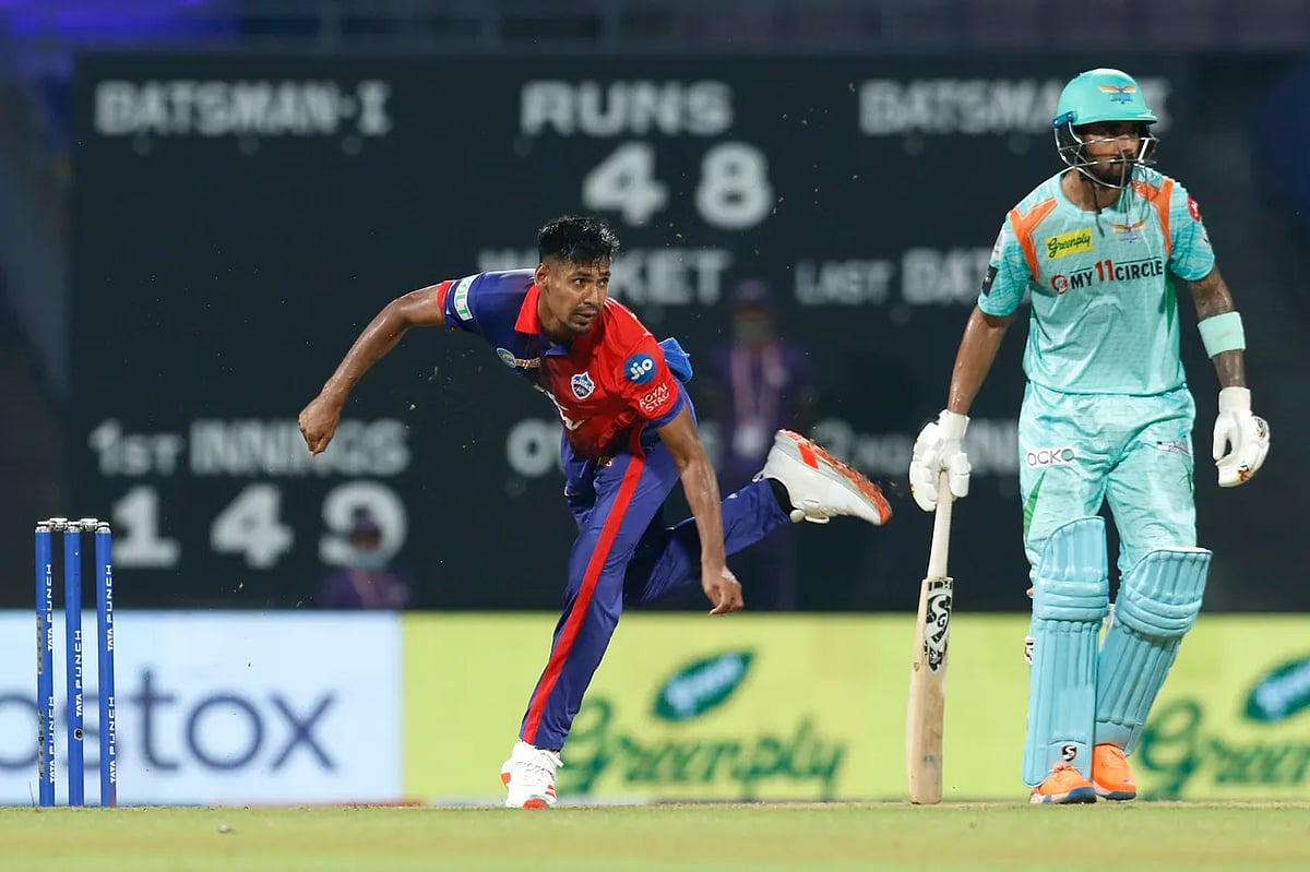 ভালো বোলিং করেছেন মোস্তাফিজ, তবে পার করাতে পারেননি দিল্লিকে