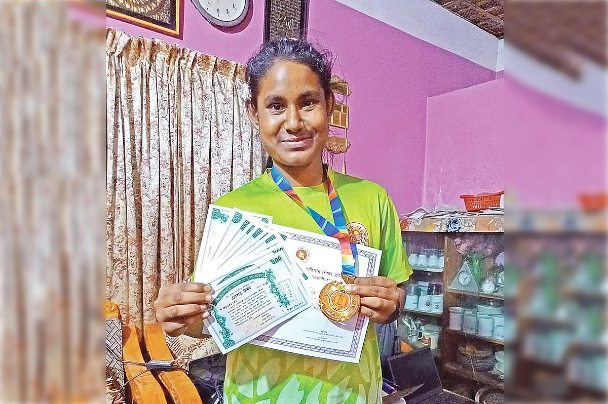 চাকতি নিক্ষেপে দেশসেরা কুড়িগ্রাম সদর উপজেলার দশম শ্রেণির ছাত্রী জেসমিন খাতুন