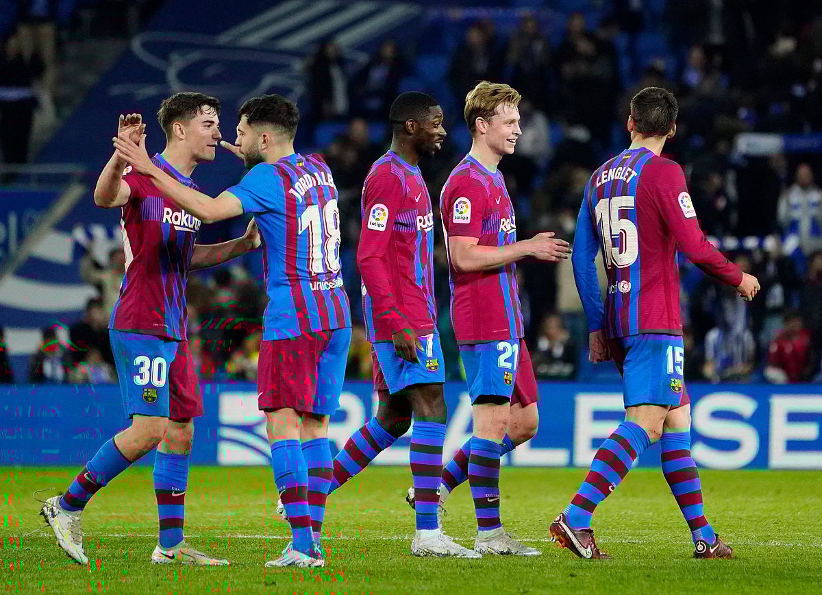 মাঠের পারফরম্যান্সের চেয়েও আর্থিক দিক নিয়েই ভাবতে হচ্ছে বেশি বার্সেলোনাকে