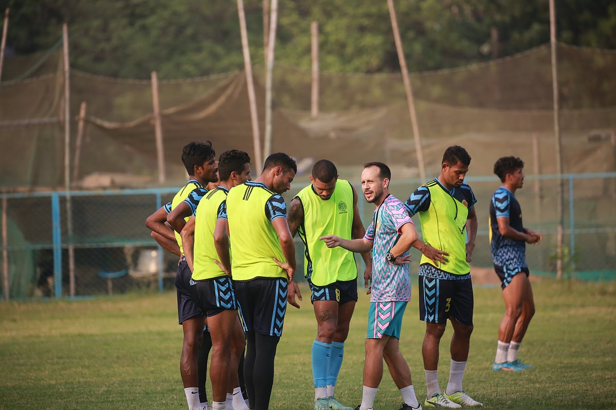 অনুশীলনে ব্যস্ত আবাহনী