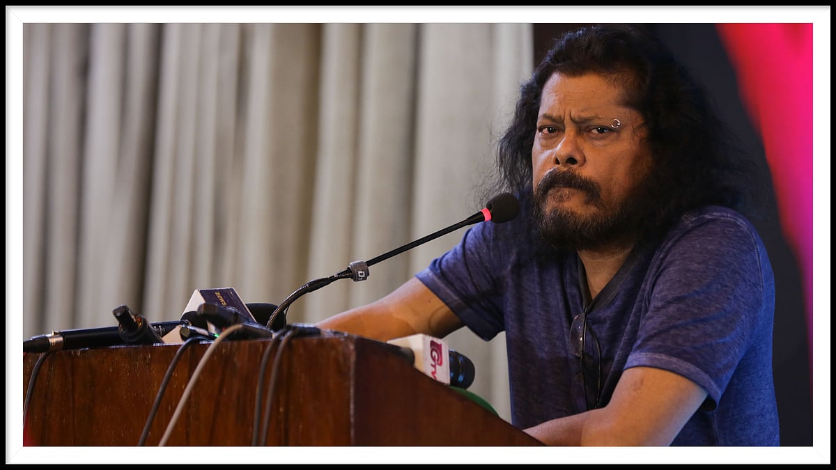 সংবাদ সম্মেলনে জেমস