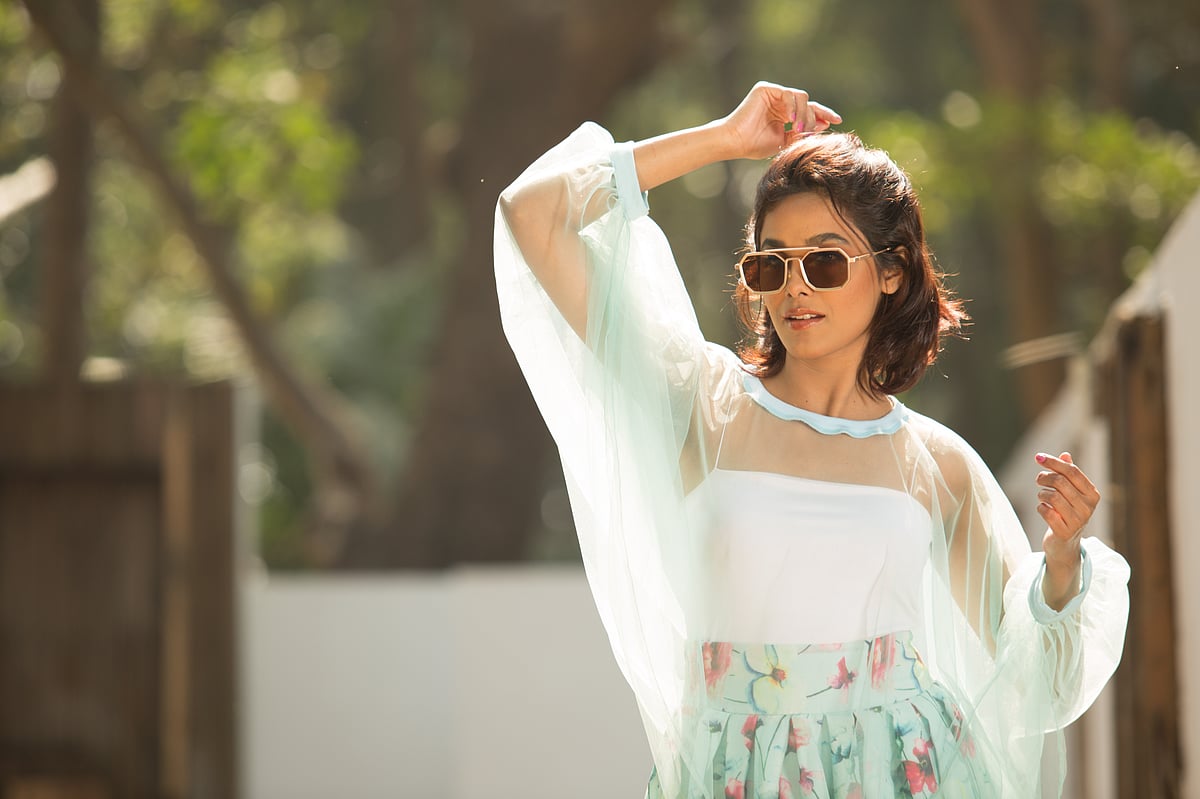 রোদচশমায় তৈরি করা যায় নিজস্ব স্টাইল স্টেটমেন্ট