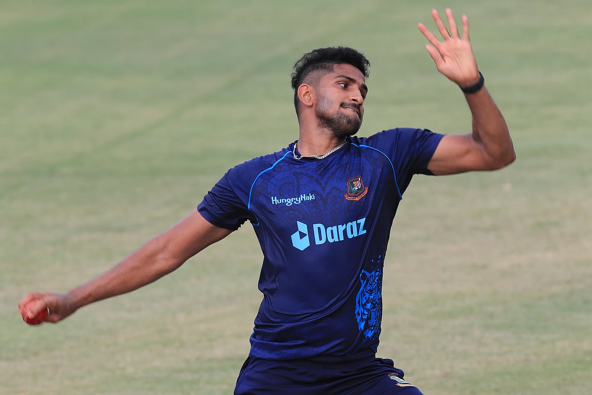 বাংলাদেশের পেসার খালেদ আহমেদ