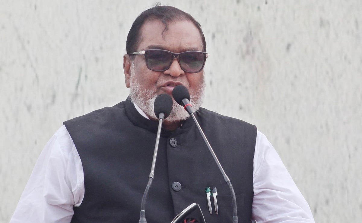 আ ক ম মোজাম্মেল হক