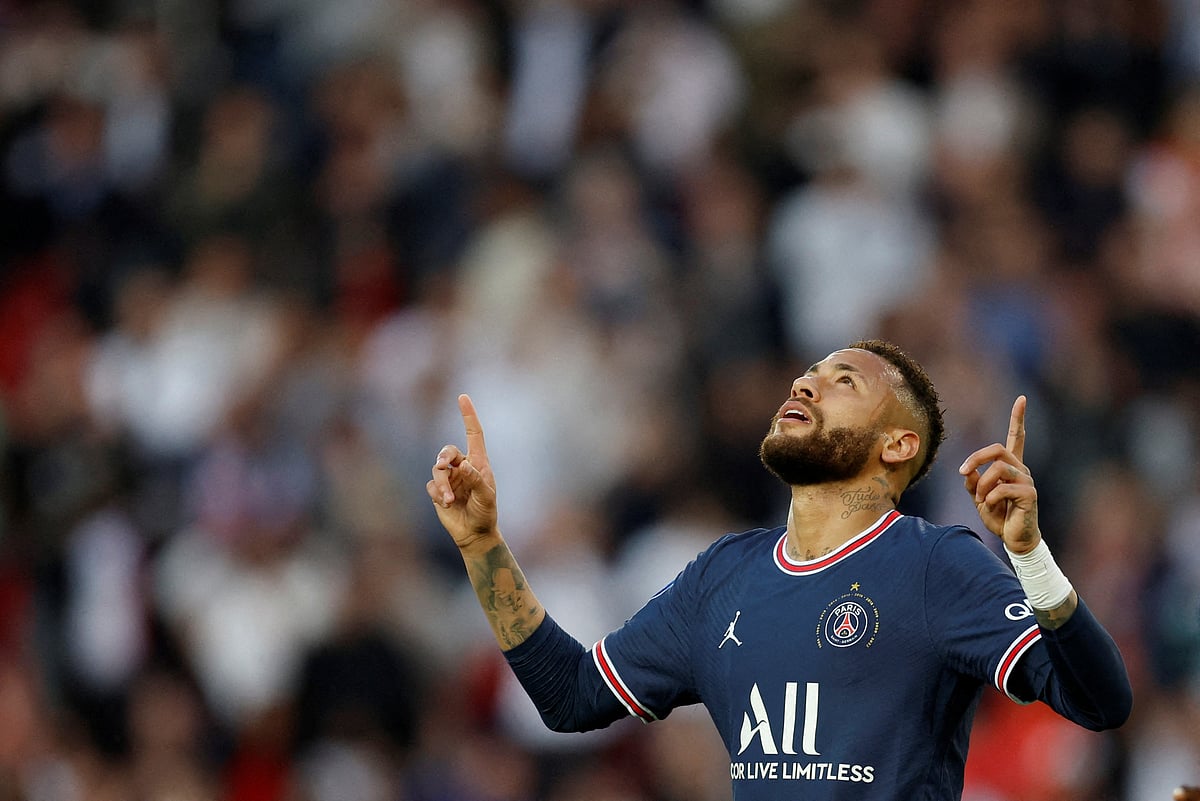 পিএসজির জার্সিতে ১০০ গোলের আনন্দ নেইমারের