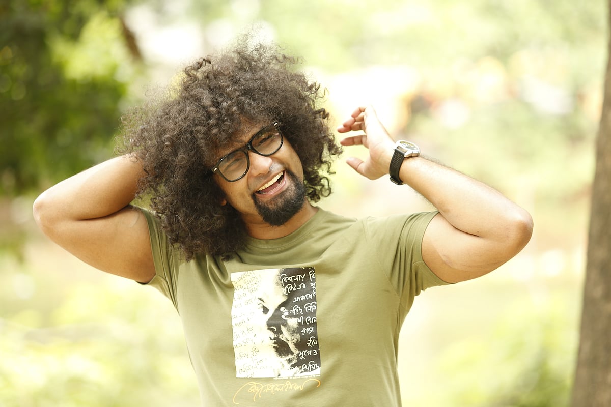 কোক স্টুডিও বাংলায় কাজী নজরুল ইসলামের ‘বাগিচায় বুলবুলি তুই’ গজলটি সম্প্রতি গেয়েছেন সংগীতশিল্পী ঋতুরাজ। নকশার এ আয়োজনে মডেল হয়েছেন তিনি।