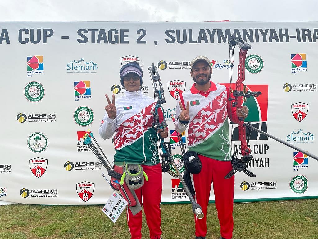 কম্পাউন্ড মিশ্র দলগত ইভেন্টে ব্রোঞ্জ জয়ের পর শ্যামলী রায় ও আশিকুজ্জামানের উচ্ছ্বাস