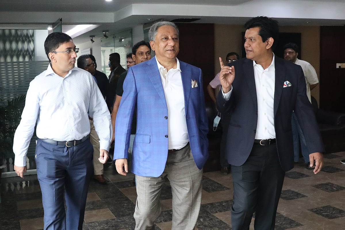 বোর্ড সভা শেষে বের হচ্ছেন বিসিবি সভাপতি নাজমুল হাসান