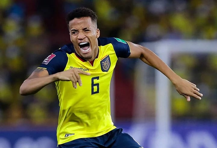 বায়রন কাস্তিয়োকে বিশ্বকাপ বাছাইপর্বে খেলানো নিয়ে ইকুয়েডরের বিরুদ্ধে ফিফার কাছে নালিশ করেছিল চিলি