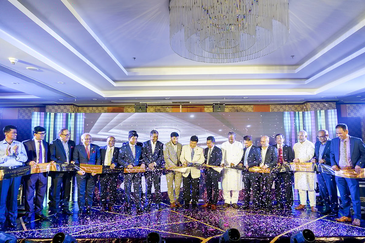 সিলেটে নতুন পাঁচ তারকা হোটেল গ্র্যান্ড সিলেট হোটেল অ্যান্ড রিসোর্টের উদ্বোধনী অনুষ্ঠান। গত শনিবার সিলেটের ওসমানী আন্তর্জাতিক বিমানবন্দরের পার্শ্ববর্তী কাদিমনগর ইউনিয়ন পরিষদের বড়োশালায়